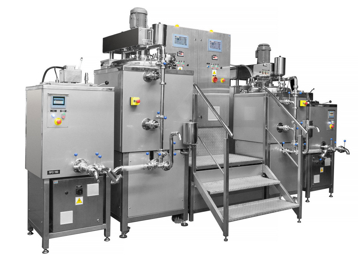 pequeños accesorios de metal y plástico